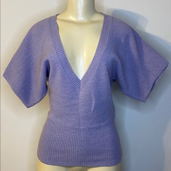 AGGI Lavender V-Neck Cashmere Sweater Top Size 36 - Picture 2 of 5